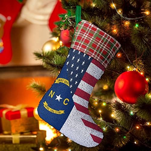 Az amerikai Észak-Karolina Állami Zászló Sequin Karácsonyi Ünnep Harisnya Reverzibilis színváltó Mágikus Raktáron a karácsonyfa Kandalló