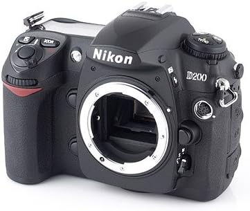 Nikon D200 DSLR Fényképezőgép 18-200mm f/3.5-5.6 G ED-IF AF-S Nikkor Zoom Objektív (RÉGI MODELL)