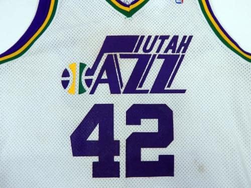 1992-93 Utah Jazz Larry Krystkowiak 42 Játékban Használt Fehér Jersey DP08910 - NBA Játék Használt